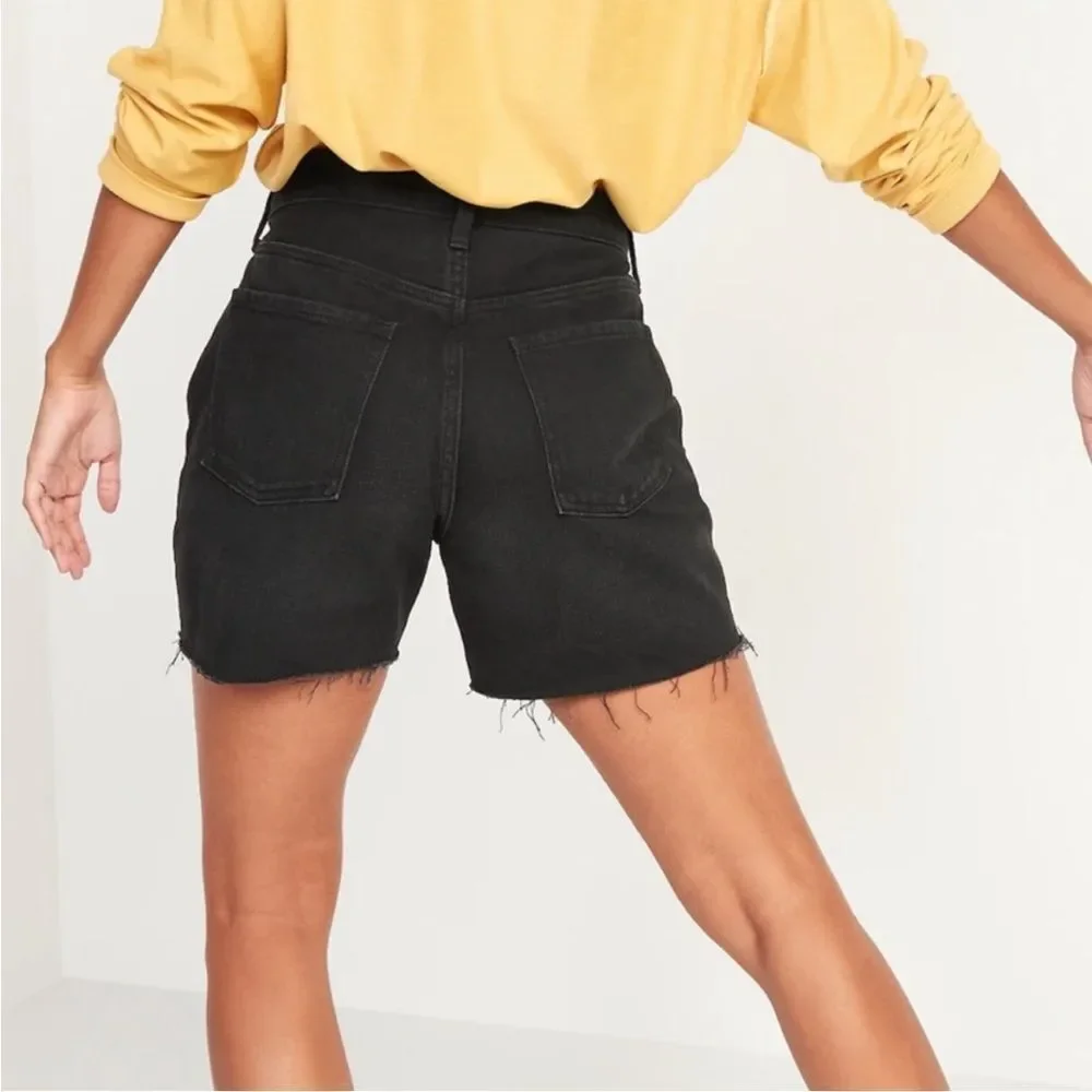 Old Navy High Waisted Slouchy Straight Cut-Off Black Denim Shorts - Picture 4 of 12